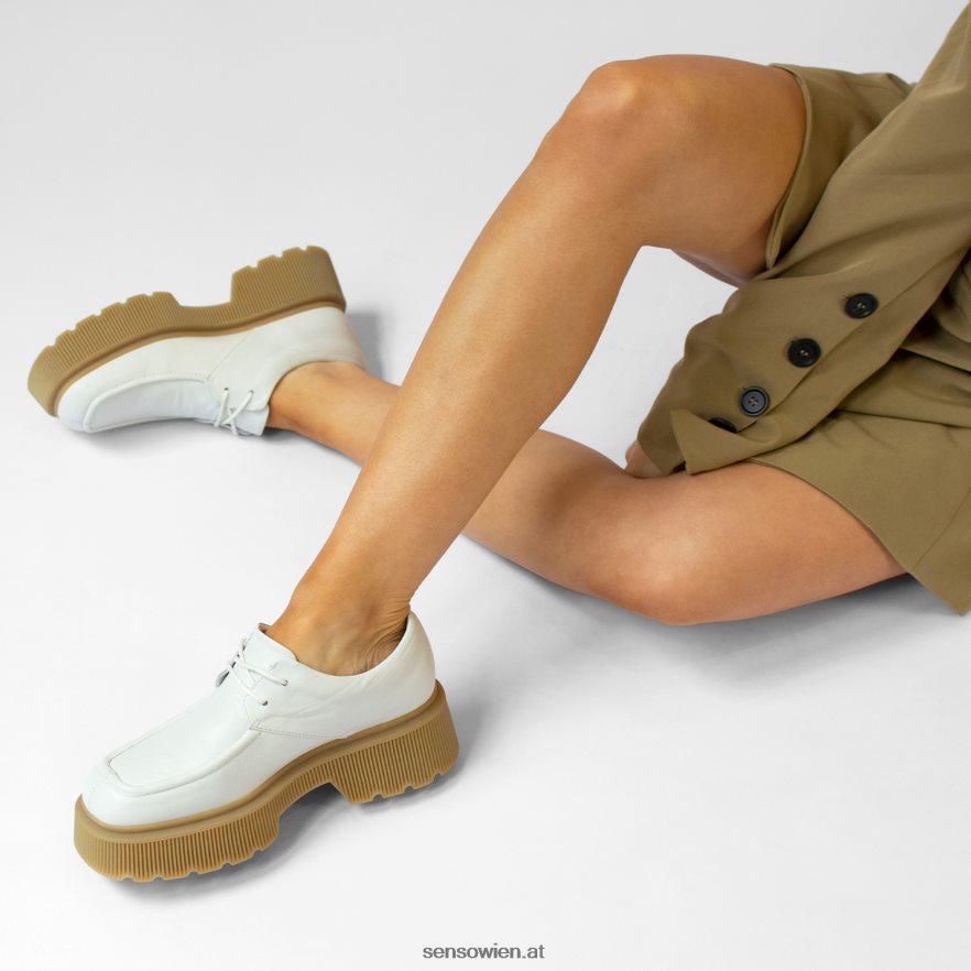 Slipper aus Jai-Marzipan Senso 6NZ8L8520