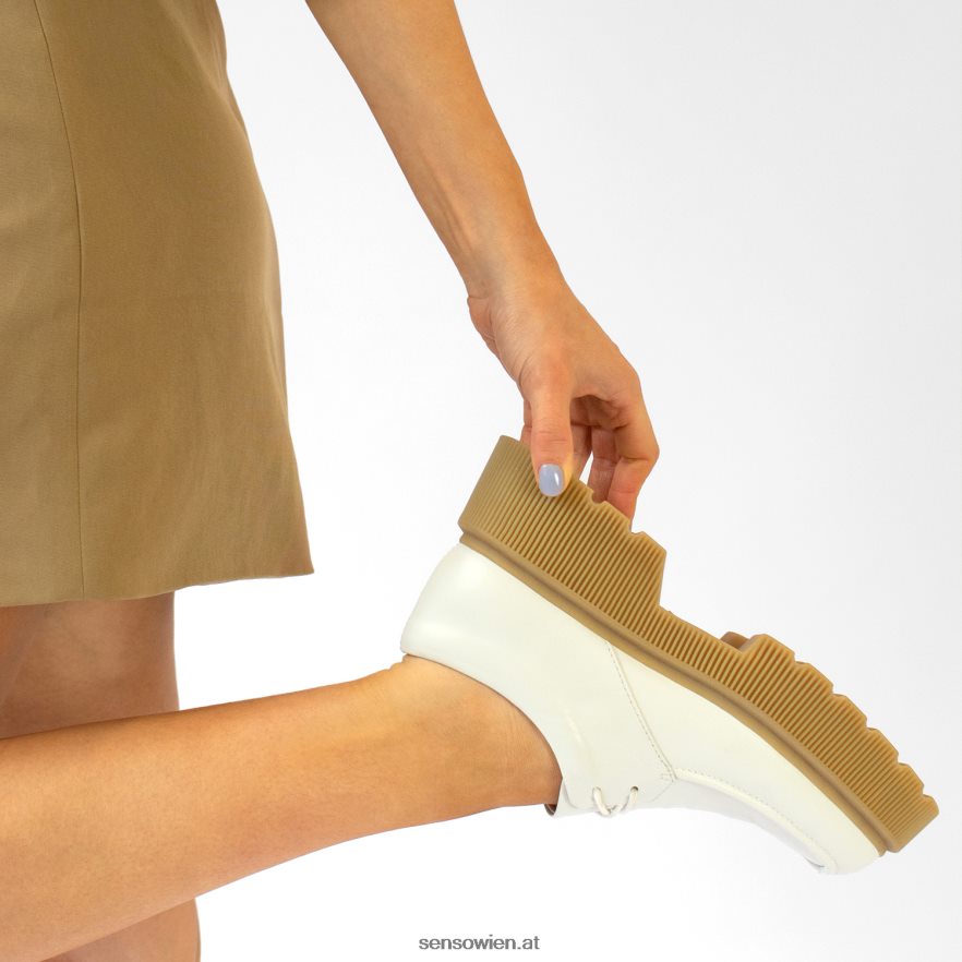 Slipper aus Jai-Marzipan Senso 6NZ8L8520
