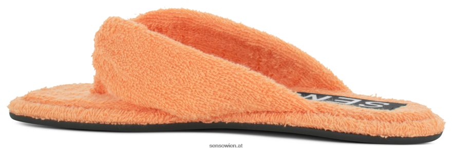 Frühjahr/Sommer 21 izzy clementine Senso 6NZ8L8565